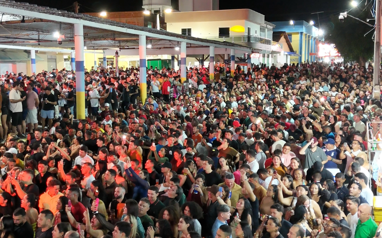 Pacujá comemora 69 anos com multidão e grandes atrações musicais