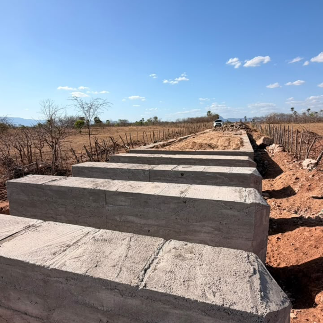 Prefeitura de Pacujá avança com obra de passagem molhada na comunidade de Sambaíba